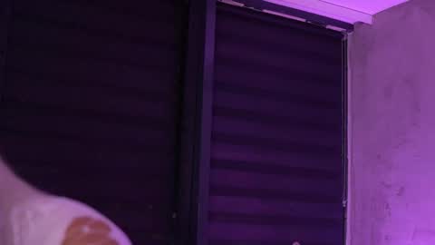 IvyRowa online show from 19, 9, 2025