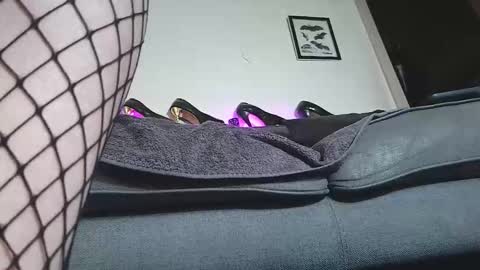 Gwen LaCourt online show from 7, 11, 2025