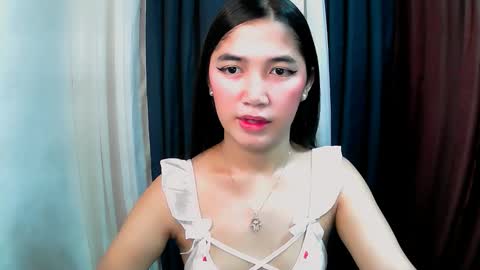 Snapshot of iyanna_ivelle chatting on 12, 11, 2025 UR LOVELY IYANNA online show from 12, 11, 2025