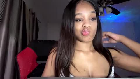 Snapshot of iysisfv chatting on 3, 2, 2025 iysisfv online show from 3, 2, 2025