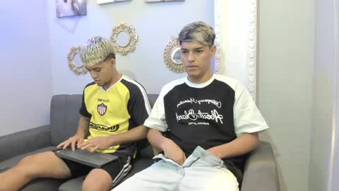 izaack online show from 25, 1, 2025