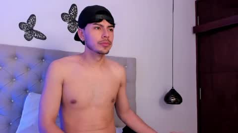 izack_01 online show from 16, 4, 2026