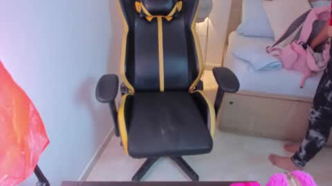 Snapshot of izaro_22 chatting on 15, 1, 2025 Iza online show from 15, 1, 2025