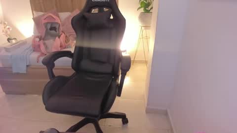 Snapshot of izaro_22 chatting on 15, 2, 2025 Iza online show from 15, 2, 2025