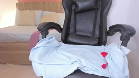 Snapshot of izaro_22 chatting on 6, 3, 2025 Iza online show from 6, 3, 2025