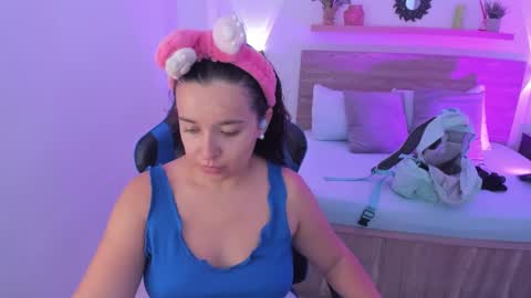 Snapshot of izaro_22 chatting on 18, 9, 2025 Iza online show from 18, 9, 2025