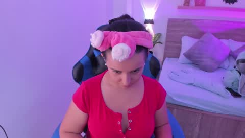 Snapshot of izaro_22 chatting on 24, 9, 2025 Iza online show from 24, 9, 2025