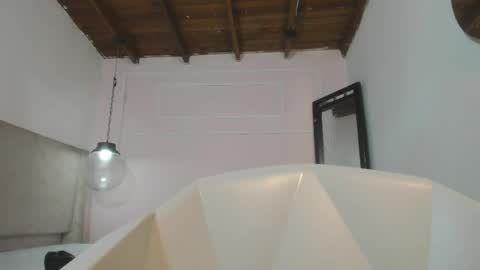 izelevans online show from 30, 3, 2026