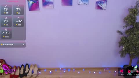 Snapshot of izzy_cam chatting on 22, 12, 2024 Queen of nylon Victoria online show from 22, 12, 2024