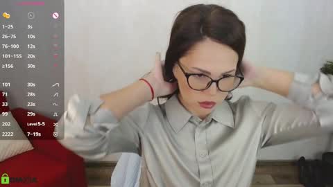 Snapshot of izzy_cam chatting on 2, 10, 2025 Queen of nylon Victoria online show from 2, 10, 2025