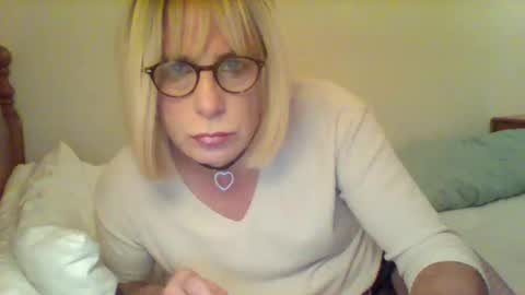 izzy_mchoney online show from 10, 9, 2025