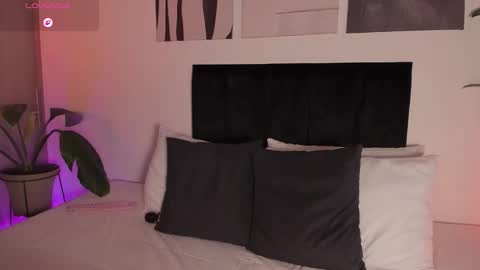 Izzy vega  online show from 12, 2, 2026