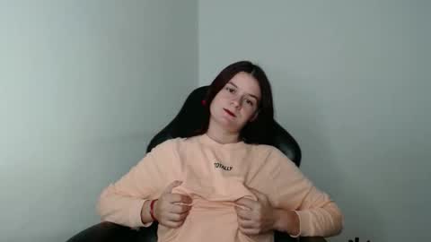Snapshot of izzyflame18 chatting on 9, 10, 2025 Shygirl online show from 9, 10, 2025