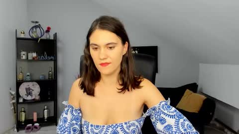 Snapshot of izzymonro chatting on 8, 10, 2025 Izzy online show from 8, 10, 2025