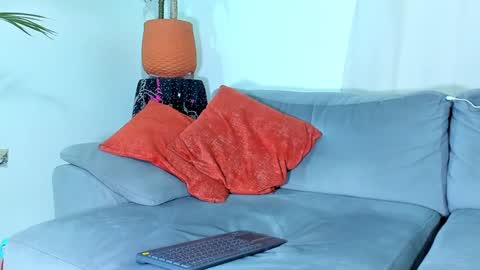 Calix  Independient model Insta and twt Calixsnake online show from 12, 12, 2024