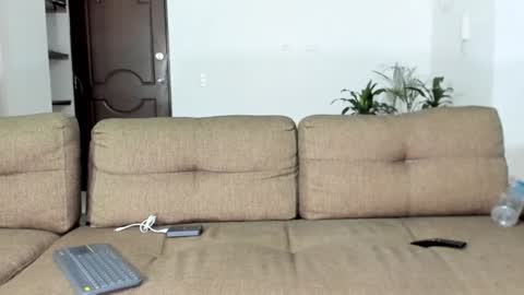 Calix  Independient model Insta and twt Calixsnake online show from 3, 1, 2025