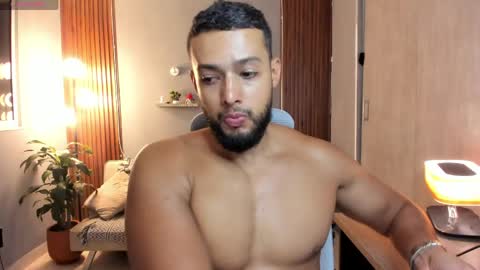 Calix  Independient model Insta and twt Calixsnake online show from 15, 5, 2026