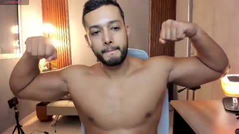 Calix  Independient model Insta and twt Calixsnake online show from 9, 6, 2026