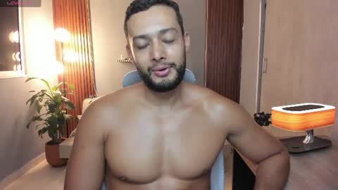 Calix  Independient model Insta and twt Calixsnake online show from 2, 7, 2026