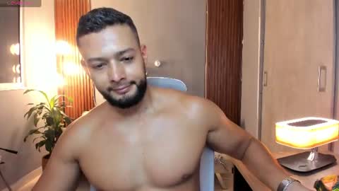 Calix  Independient model Insta and twt Calixsnake online show from 7, 7, 2026