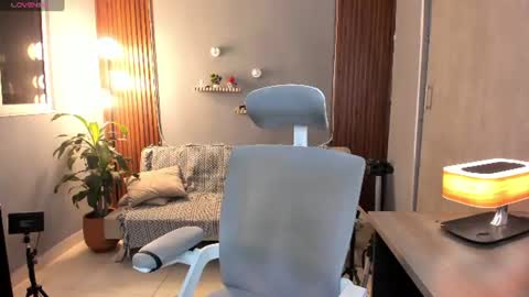 Calix  Independient model Insta and twt Calixsnake online show from 17, 7, 2026