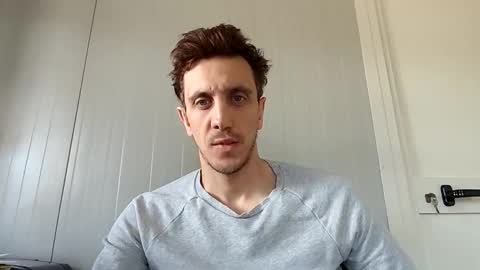 Snapshot of j_executive chatting on 21, 5, 2026 j_executive online show from 21, 5, 2026