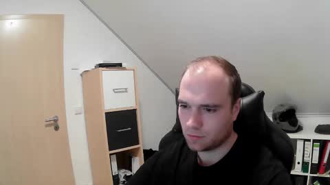 Snapshot of j_german783377 chatting on 27, 10, 2025 here4y online show from 27, 10, 2025