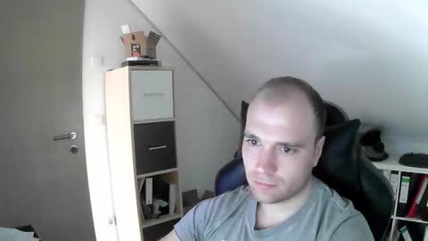 here4y online show from 15, 12, 2025