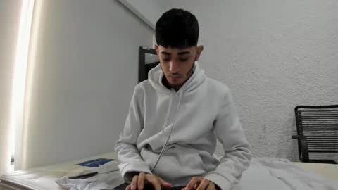 Snapshot of j_martony chatting on 27, 11, 2025 j_martony online show from 27, 11, 2025