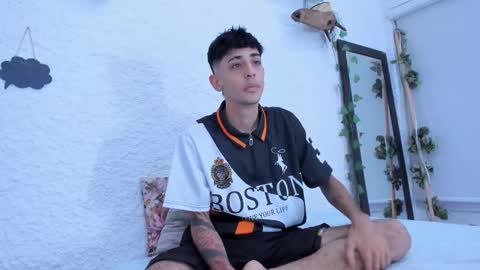 Snapshot of j_martony chatting on 18, 12, 2025 j_martony online show from 18, 12, 2025