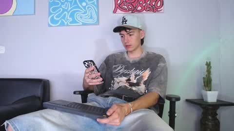 INDEPENDENT MODEL online show from 13, 12, 2024