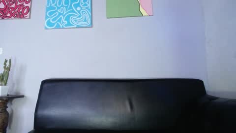 INDEPENDENT MODEL online show from 9, 1, 2025