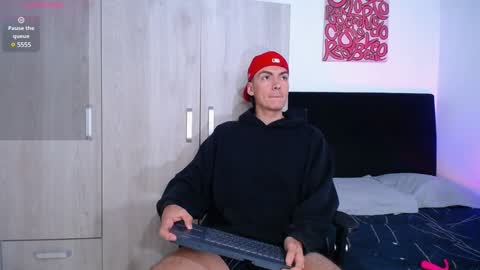 INDEPENDENT MODEL online show from 25, 1, 2025