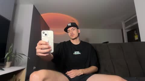 INDEPENDENT MODEL online show from 24, 11, 2025