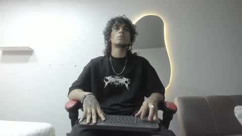 Jackes Taylor online show from 2, 2, 2026