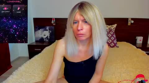 Snapshot of jacksallyevans chatting on 3, 3, 2025 sallyevans online show from 3, 3, 2025