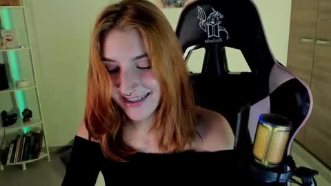 Linda Sofia help me get to 100 thumbs up online show from 17, 12, 2024