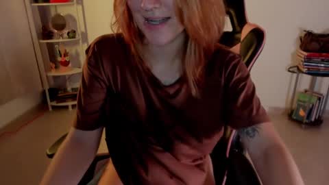 Linda Sofia help me get to 100 thumbs up online show from 3, 2, 2025