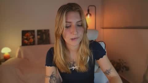 Linda Sofia help me get to 100 thumbs up online show from 15, 10, 2025