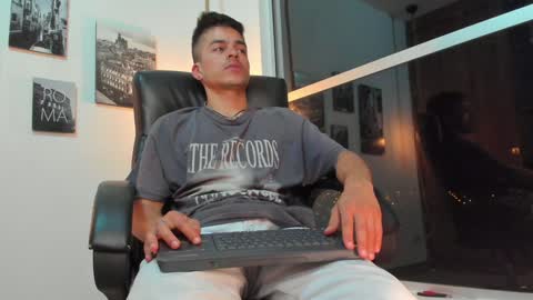 Snapshot of jacobstones_ chatting on 22, 1, 2025 JACOB STONES online show from 22, 1, 2025