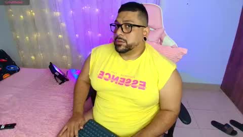 Snapshot of jacoob_woods chatting on 19, 2, 2025 daddy sir master bear online show from 19, 2, 2025