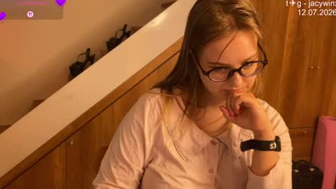 jacywinslat online show from 12, 7, 2026