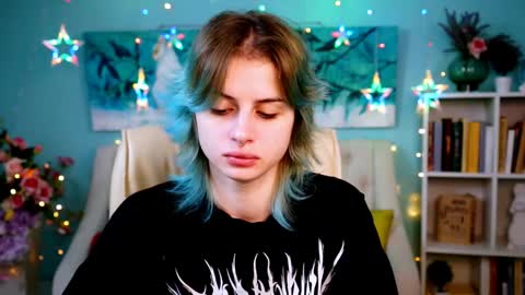 jade_castle online show from 13, 1, 2025