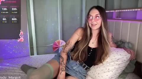 Snapshot of jade_margot chatting on 10, 11, 2025 Jade Margot online show from 10, 11, 2025