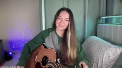 Snapshot of jade_margot chatting on 18, 11, 2025 Jade Margot online show from 18, 11, 2025