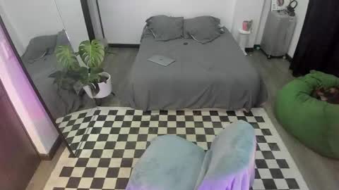 Snapshot of jade_porn chatting on 9, 11, 2025 Jade independent model online show from 9, 11, 2025