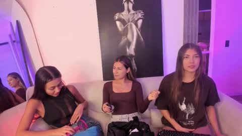 Jade online show from 11, 11, 2025