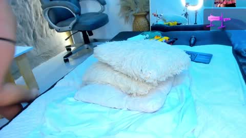 jadee__ online show from 6, 2, 2025