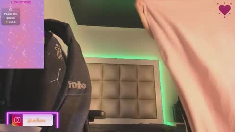 jadeestudios online show from 29, 9, 2025