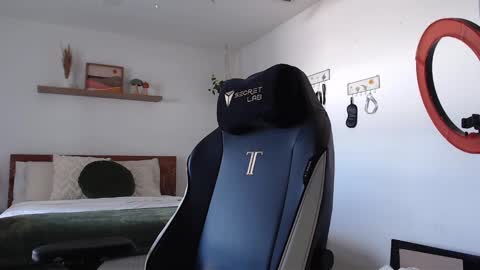 Jade Love online show from 27, 1, 2025